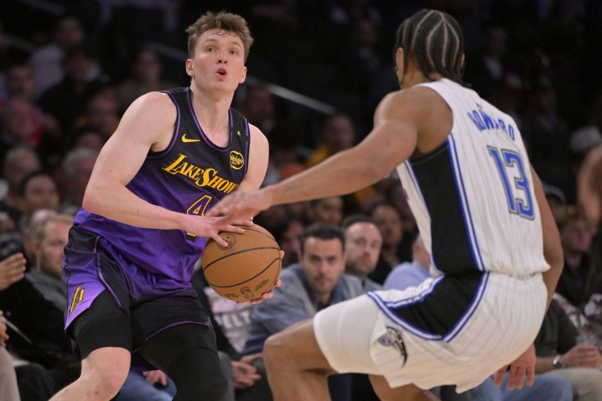 Dalton Knecht, durante un partido entre Lakers y Magic